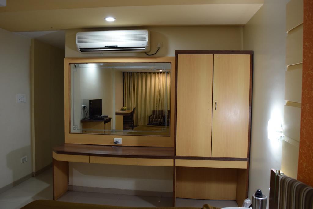 Jai Residency Hotel Gandhidham Ruang foto