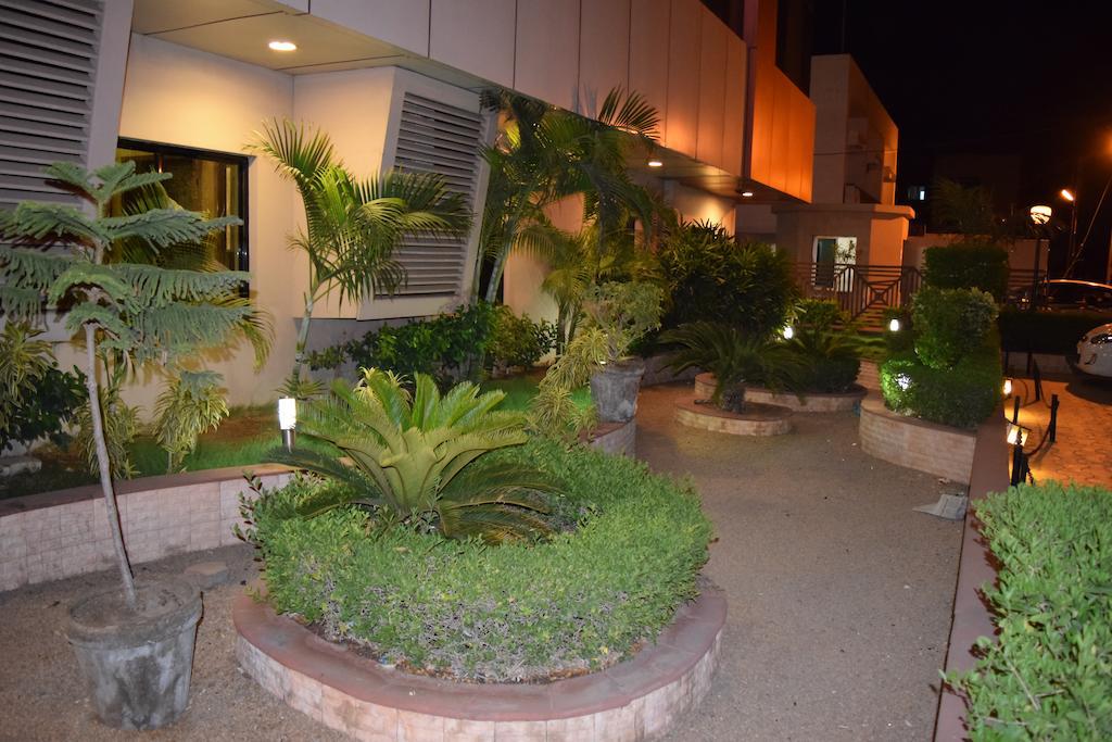 Jai Residency Hotel Gandhidham Bagian luar foto