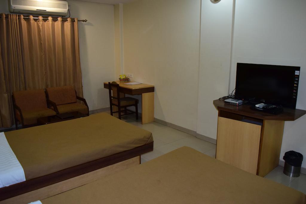 Jai Residency Hotel Gandhidham Ruang foto